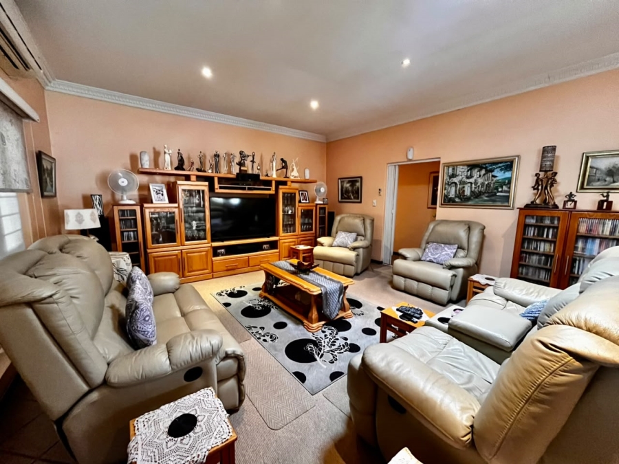 3 Bedroom Property for Sale in Protea Park North West